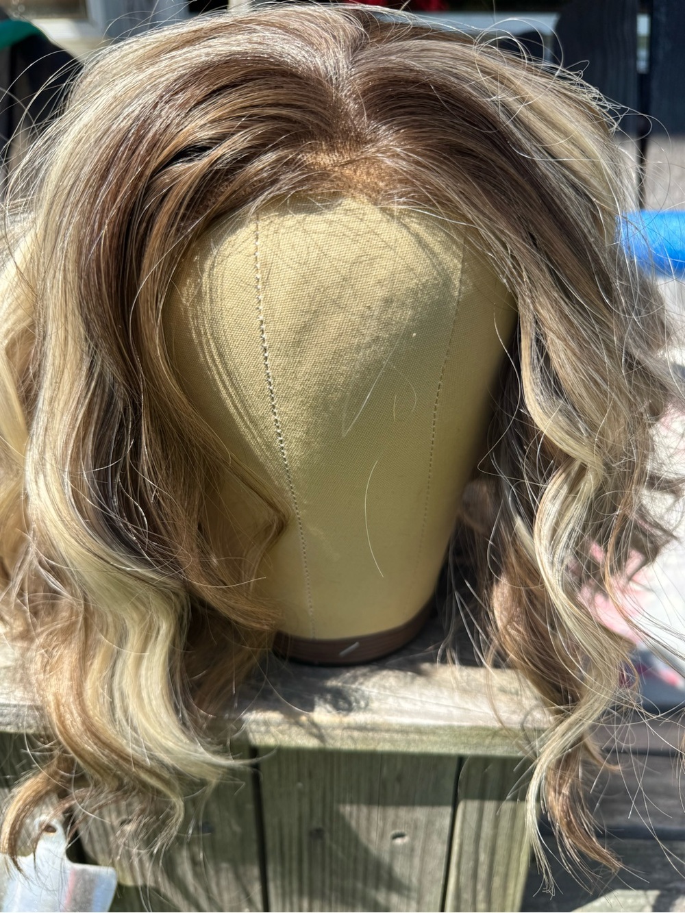 Blended Blonde Wavy Women's Wig - Old Money Color